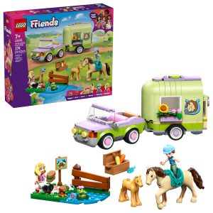 LEGO Friends Pferd und Fohlen 42695 – Auto mit Pferdeanhänger und Sprunghindernis